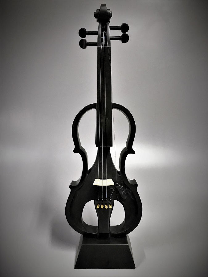 ''Культурный упадок''. Мрамор, части от скрипки, 66 х21х13 см