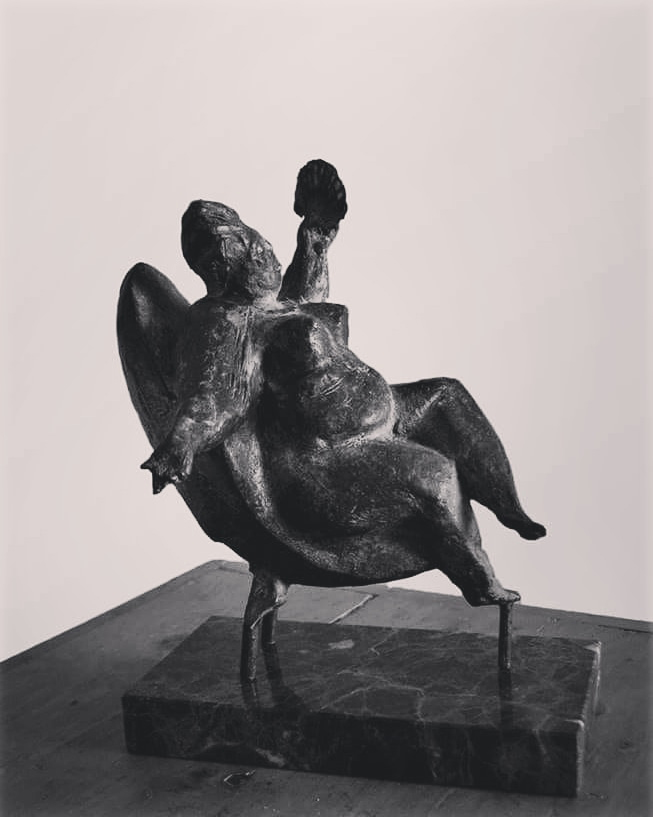 ''Женщина с веером'', 2018. Бронза, 35х25х30 см